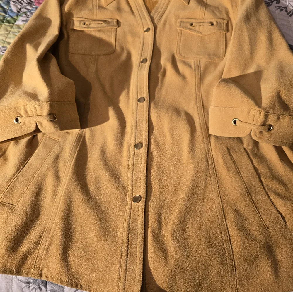 Woman Jacket - Picture 4 of 16